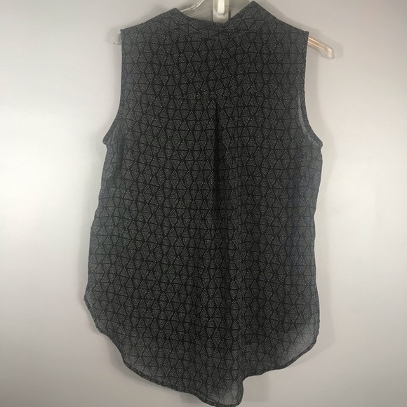 🌻B2G1 H&M Sleeveless Blouse Size 6 - Picture 5 of 5